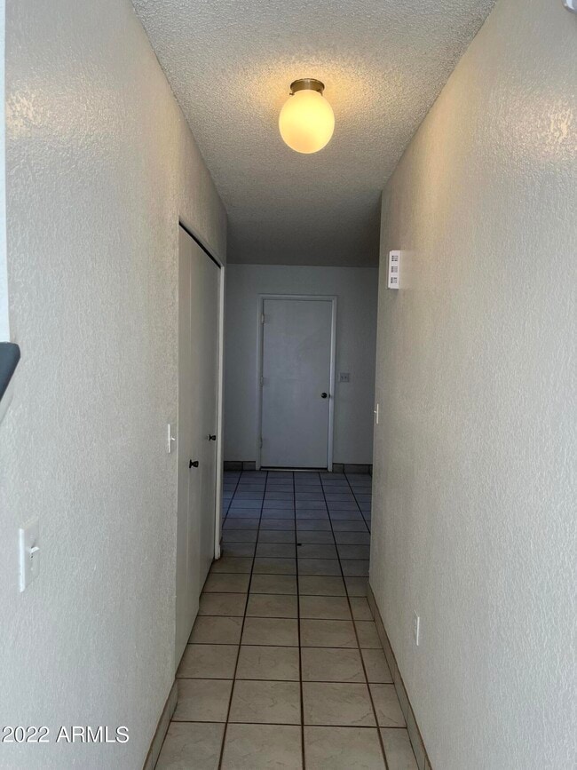 Photo - 1524 N Apache Dr