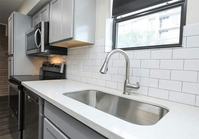 Photo - 5504 La Branch St Unit 16