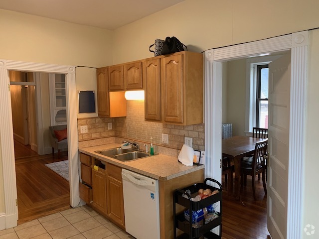 Building Photo - 66 Clifford St Unit 2 Rental