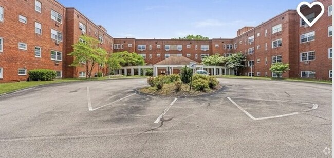 Building Photo - 5900 Babcock Blvd Unit 77 Rental