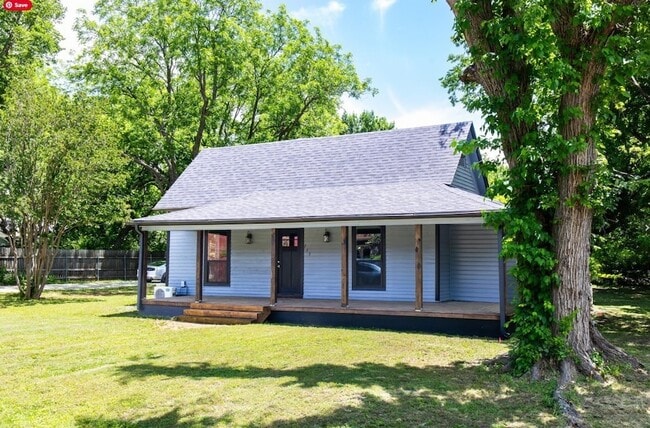 Photo - 223 E Shreveport St