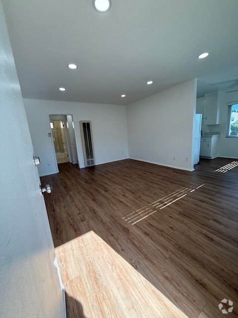 Building Photo - 8428 Gulana Ave Unit 2 Rental