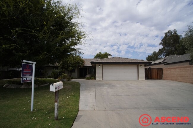Photo - Gorgeous Northwest Bakersfield Home with H...