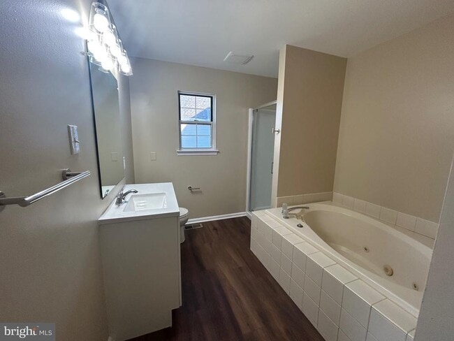 Photo - 1020 Hillsboro Ct