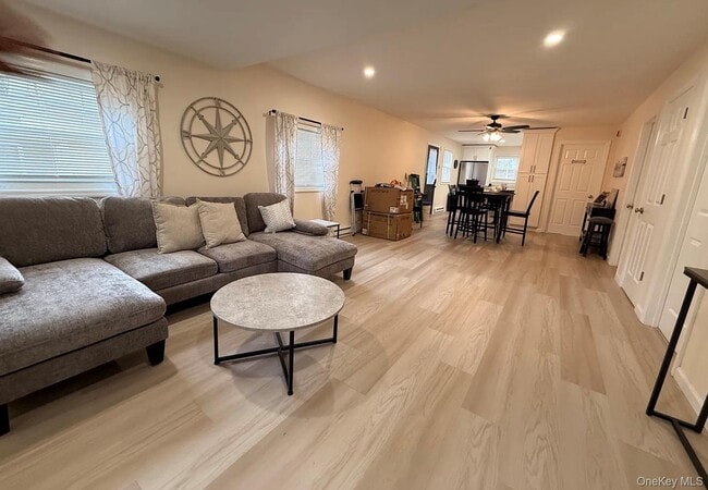 Photo - 129 Westbury Dr