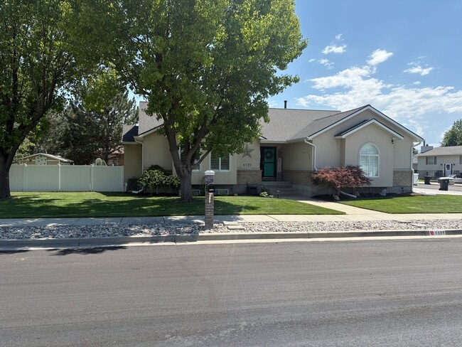 Building Photo - 1177 Marinwood Ave