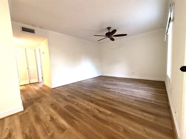 Photo - 9029 Gaylord Dr Unidad 128