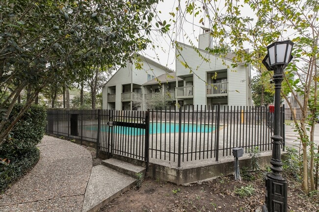 Photo - 17417 Red Oak Dr Unit 133