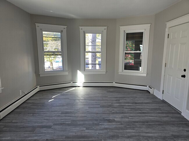 Photo - 465 Burritt St Unidad 2nd floor