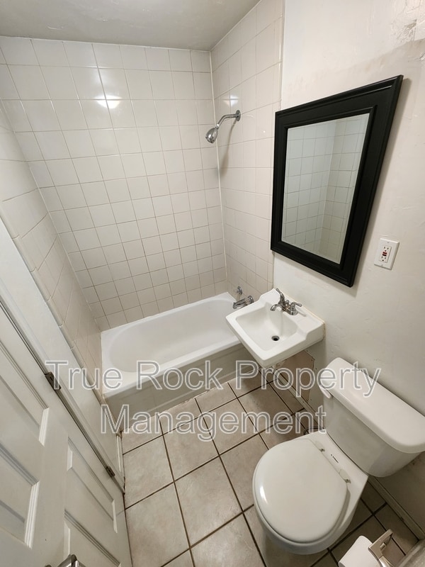 Photo - 917 E Beverly St