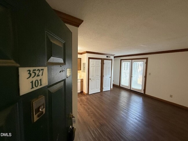 Building Photo - 3527 Ivy Commons Dr Unit 101