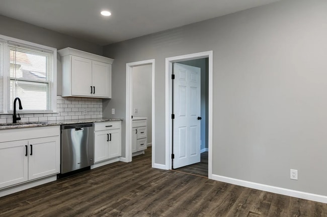 Photo - 318 Bronson St Unit 101