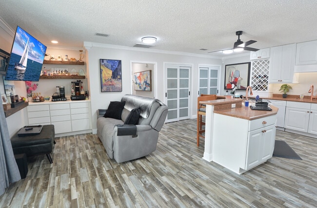 Building Photo - 2100 W Beach Dr Unit I201 Rental