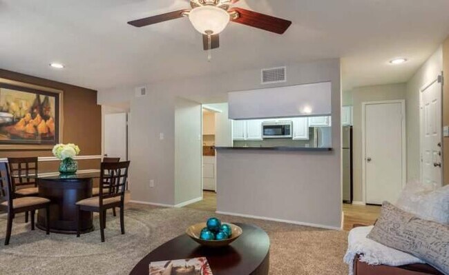 Building Photo - 1 bedroom in Sugar Land TX 77478 Unit 1292 Rental