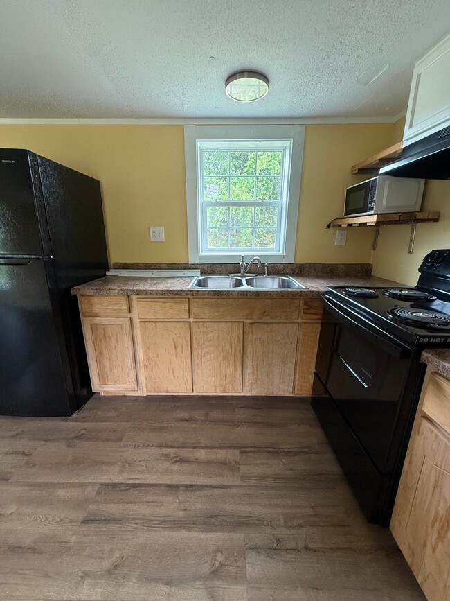 Photo - 2020 W Barr Rd