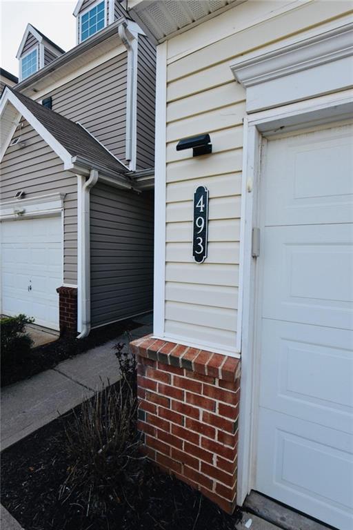 Photo - 493 Windstone Trail