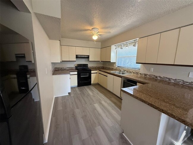 Photo - 177 W Cowles St