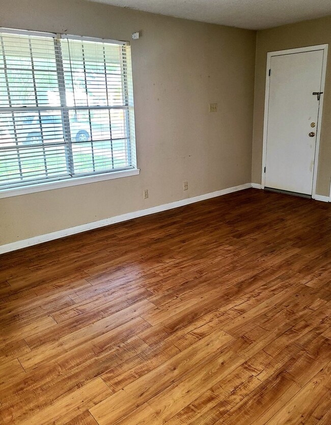 634-636 S College