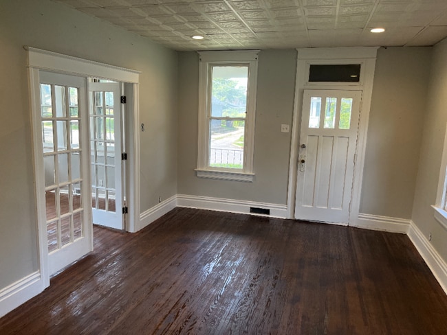 Photo - 345 Kinnaird Ave