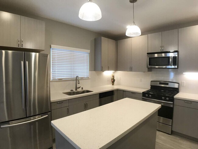 Photo - Waikalua Bayside Newer Community! 3 Bed 3.5 Bath home Ocean/mountain views.