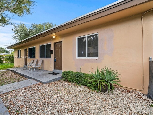 Photo - 1460 NW 52nd St Unit FRONT