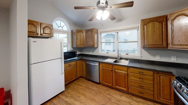 Photo - 120 N Summit St