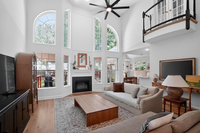 Photo - 300 N Carriage Hills Dr