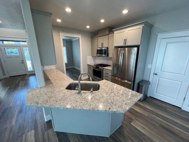 Photo - Large Three Bedroom Home in West Salem wit...