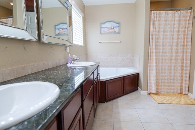 Photo - 15433 Cruiser St