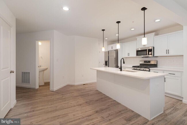 Photo - 104 Emma Cir