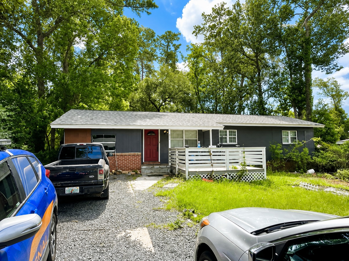 Photo - 203 Juniper Dr