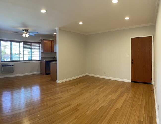 Living room - 4956 Centinela S Ave Apartments Unit 11