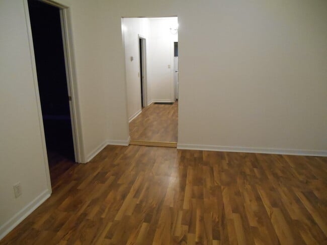 Photo - 1021 W Howe St