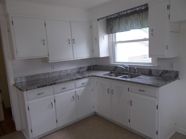 Photo - 25 Trumbull Ave SE House