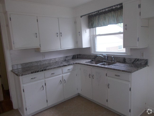 Building Photo - 25 Trumbull Ave SE Rental