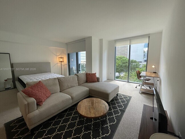 Photo - 31 SE 6th St Unidad 505
