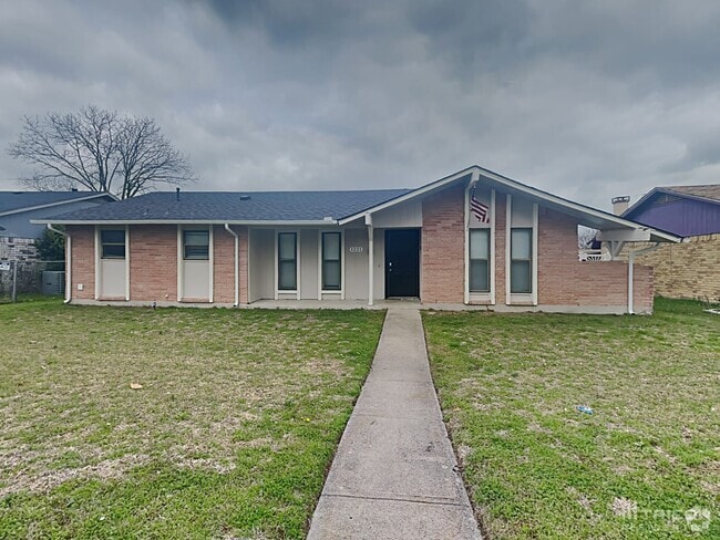 Building Photo - 1221 Aldenwood Dr Rental