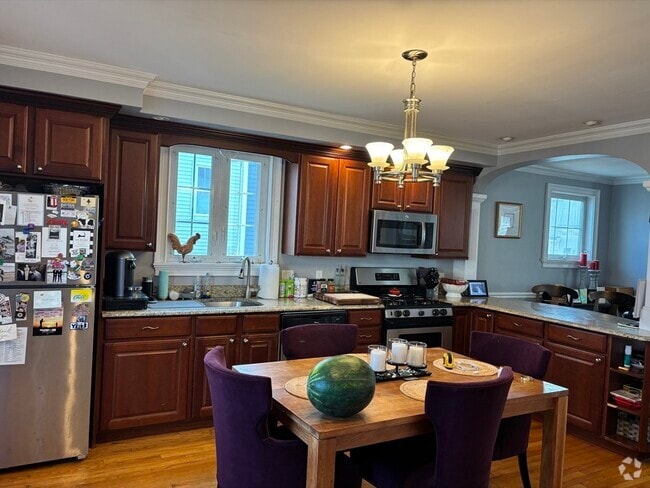 Building Photo - 160-1/2 H St Unit 2 Rental