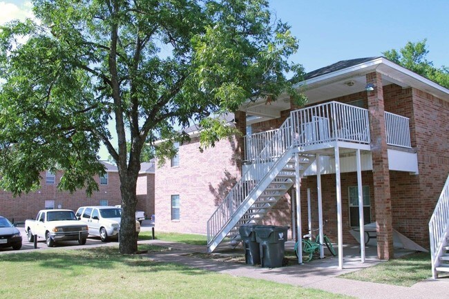 Wood Avenue Fourplex - Wood Avenue Fourplex Apartments