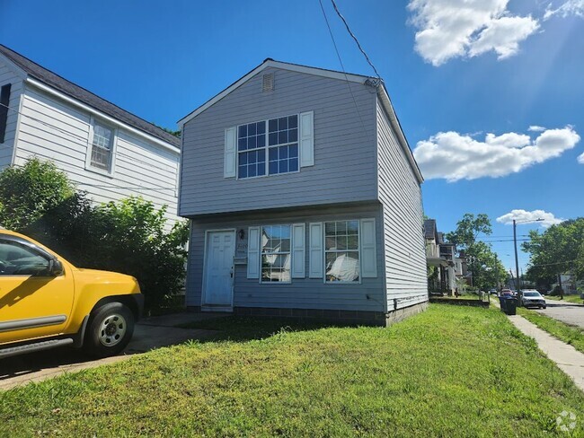 Building Photo - Newly Renovated Rental