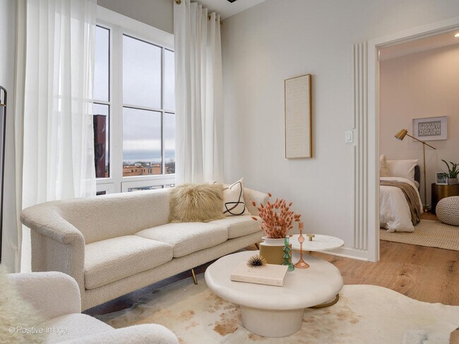 Photo - 2801 N Thatcher Ave Unit 303