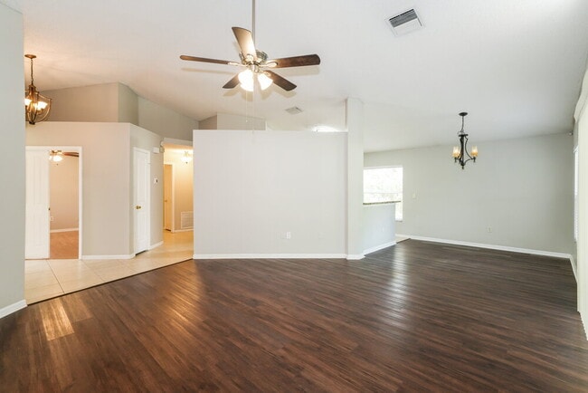 Photo - 1846 Twisting Ln