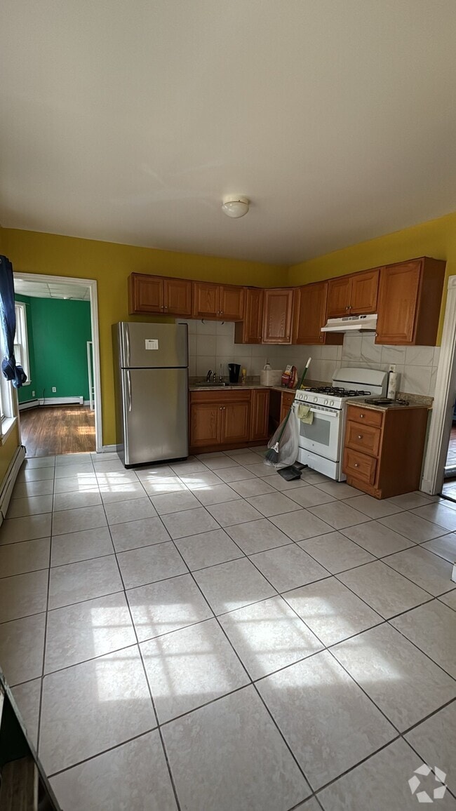 Building Photo - 184 Congress Ave Unit 2 Rental