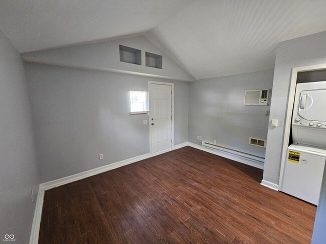 Photo - 4943 Indianola Ave