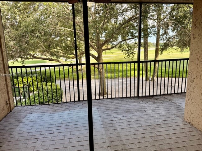 Photo - 200 Jacaranda Country Club Dr Unidad 4B