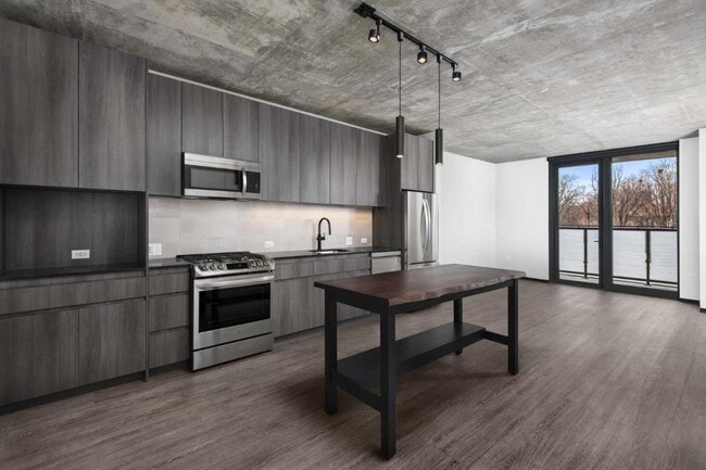 Photo - 600 W Chicago Ave Unit 1609