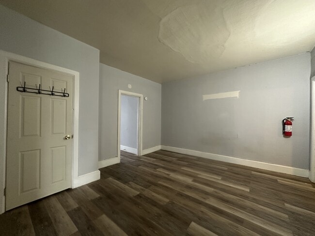 Photo - 146 E Market St