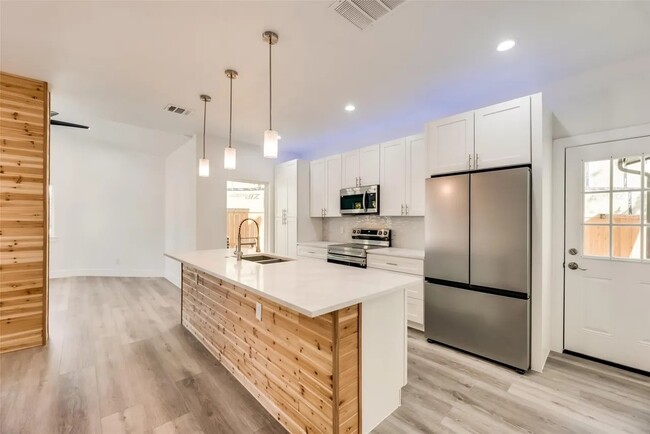 Photo - 1930 Shaw St