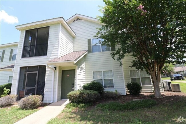 Building Photo - 447 W Longleaf Dr Rental