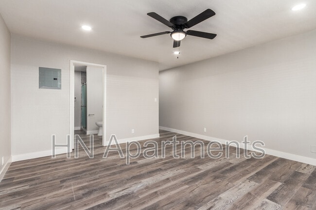 Building Photo - 8639 N 7th St